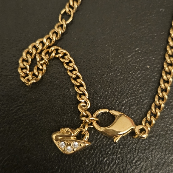 Swarovski Gold Crystal Oval Necklace - Picture 3 of 3